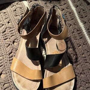 Jambu Black and Tan Women's Sandals